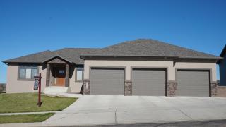 4319 Boulder Ridge Rd, Bismarck, ND 58503-6128