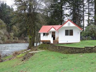 11824 Highway 36, Mapleton OR  97453-9703 exterior
