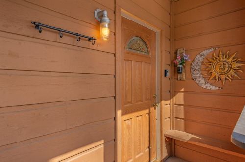 11513 Snowpeak Way, Truckee, CA 96161-7092