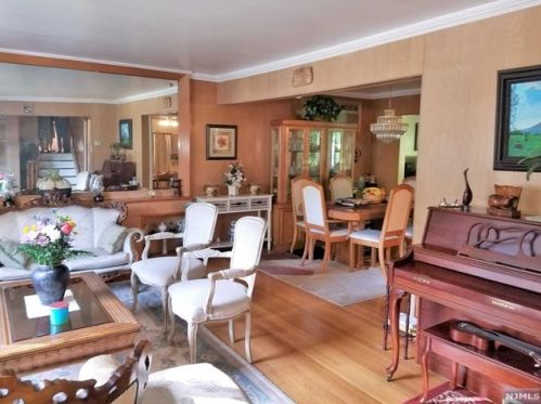 23 Garvey Pl, Ridgewood, NJ 07452-3620