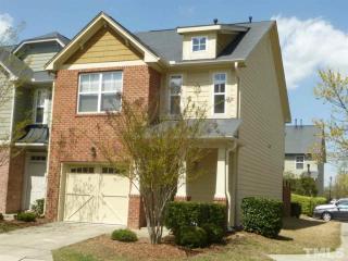 600 Carlton Commons Ln, Cary, NC 27519-9111
