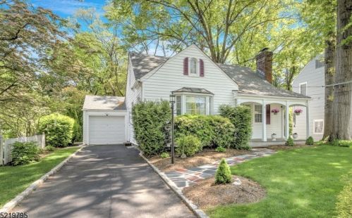 68 Denham Rd, Springfield, NJ 07081-1121