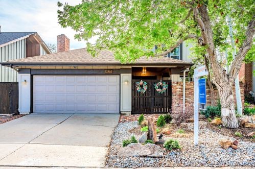 12364 Bates Cir, Aurora, CO 80014-3312