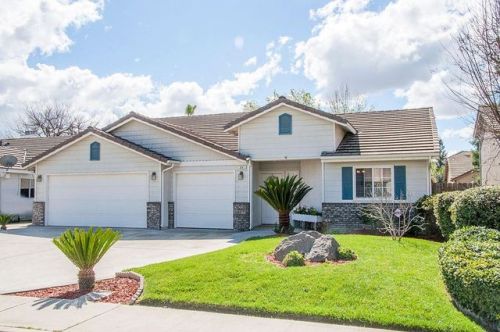 641 Russell Ave, Visalia, CA 93277-6512