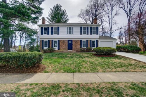 7201 Idylwood Ct, Falls Church, VA 22043-1530