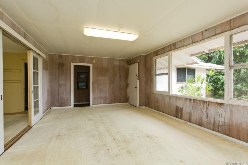 5660 Opihi St, Honolulu, HI 96821-1928