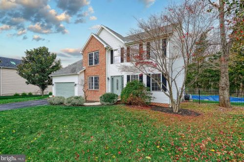 957 Willow Ridge Dr, York, PA 17404-6617