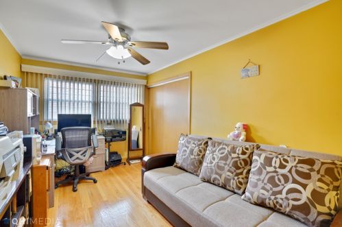 6800 Oakton Ct, Niles IL  60714-3013 exterior