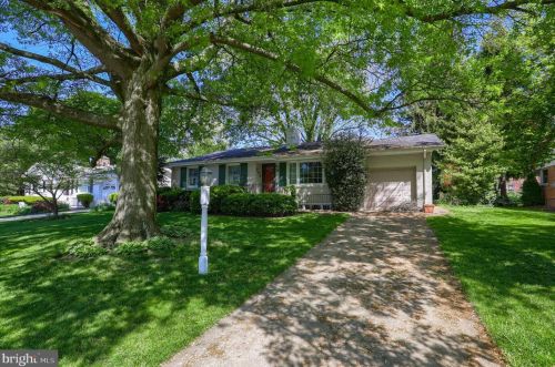 743 Woodberry Rd, York, PA 17403-4115