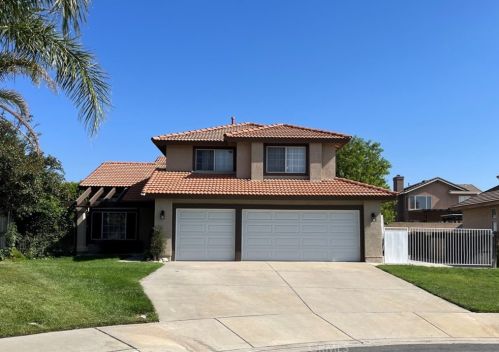 2580 Via Lindo Dr, Rialto, CA 92377-3532