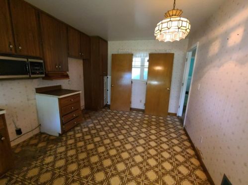 8615 Empire Ct, Cincinnati, OH 45231-4913