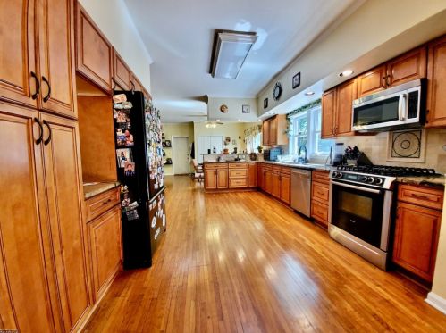 37 Old Middleville Rd, Fredon, NJ 07860-5032