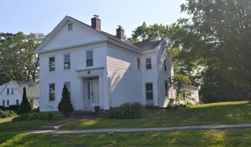 58 Prospect St, Henniker, NH 03242-3050