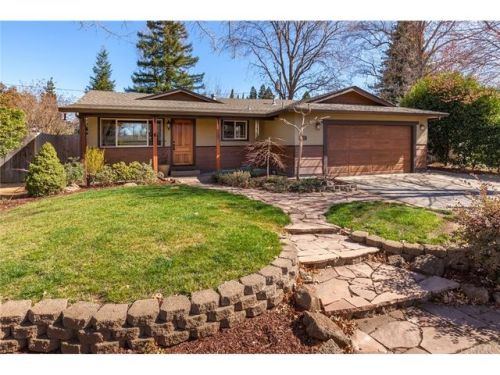 860 Kern St, Chico, CA 95928-4132