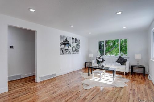 8806 Asbury Dr, Aurora CO  80227-2306 exterior