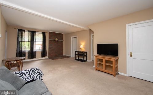 46 Hilltop Ave, Blenheim, NJ 08012-5031