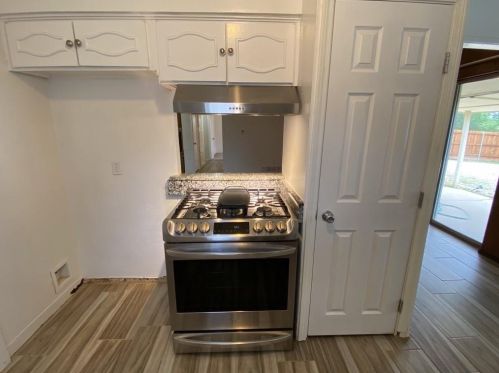 3905 Flamingo Ln, Irving TX  75062-6803 exterior