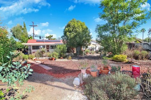 8851 Carlton Oaks Dr, Santee, CA 92071-2306
