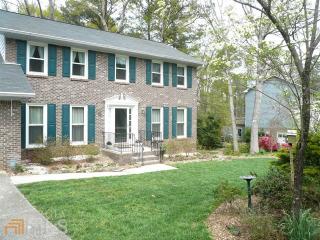 4567 Robie Rd, Lilburn, GA 30047-4765