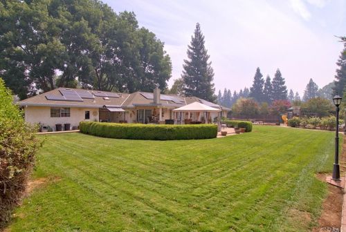 5 Carol Lee Ct, Chico, CA 95928-9596