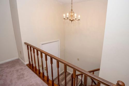 1491 Hazelgrove Dr, Cincinnati, OH 45240-1137