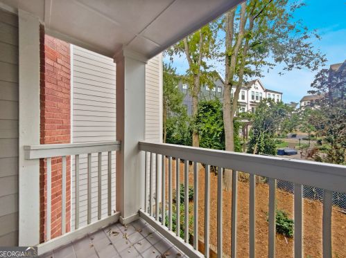 2043 Chastain Park Ct, Atlanta GA  30342-3235 exterior