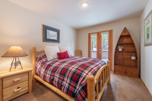 14236 Wolfgang Rd, Truckee CA  96161-6903 exterior