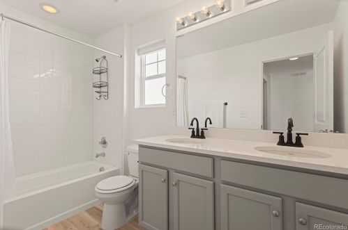 27524 10th Dr, Aurora CO  80018 exterior