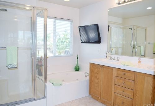 12722 Royal Palm Ln, Riverside CA  92503-7077 exterior