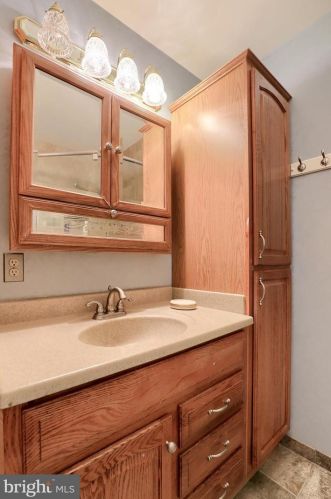 10 Townsend Ct, Lancaster PA  17603-6799 exterior