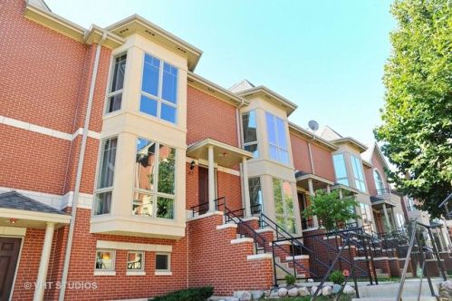 62 Legacy Ln, Wheeling IL  60090-2926 exterior