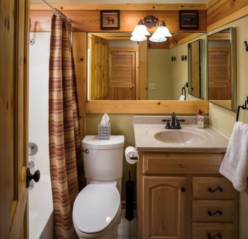 3015 Silver Strike, Truckee CA  96161-4207 exterior