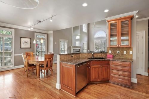 3027 Lanier Dr, Atlanta GA  30319-2744 exterior