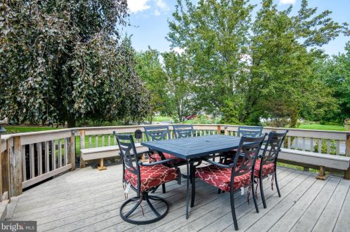 1827 Krystle Dr, Lancaster PA  17602-4149 exterior