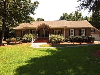 2011 Shoreside Dr, Pinopolis, SC 29469-5049