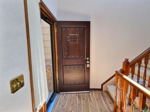 7096 Dry Creek Cir, Englewood, CO 80112-2544