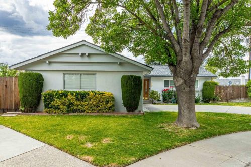 1009 Colonial Ct, Modesto, CA 95350-0912