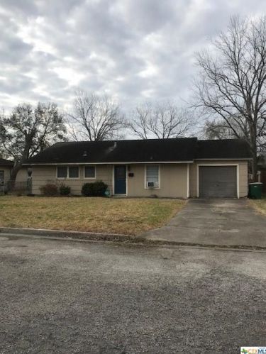 2005 Mistletoe Ave, Victoria, TX 77901-3520