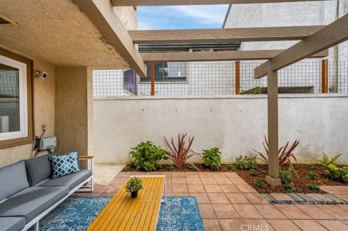 513 15th St, Huntington Beach CA  92648-4045 exterior