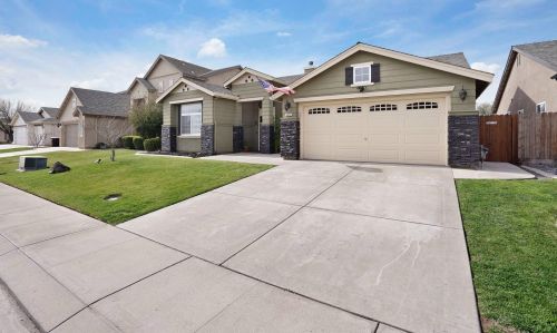 4013 Mount Royal Dr, Salida, CA 95368-8137