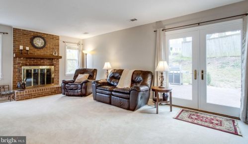 9305 Janphil Ln, Springfield VA  22153-3911 exterior