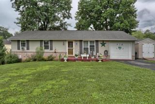 936 Imperial Dr, Lancaster, PA 17601-2032