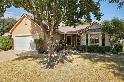 112 Camp Dr, Georgetown, TX 78633-4882