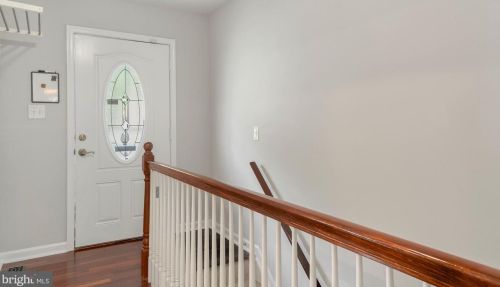 3932 Forge Dr, Woodbridge, VA 22193-2214