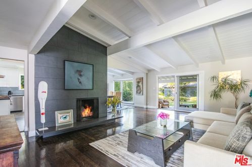 13459 Debby St, Van Nuys, CA 91401-2404