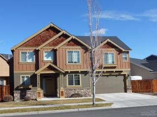 630 28th St, Eagle Crest, OR 97756-9022