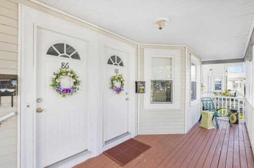 86 Georgia Ave, Providence, RI 02905-5410