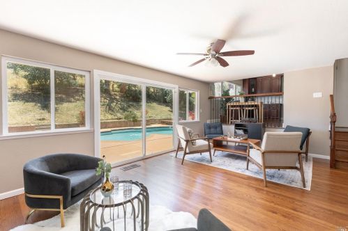 1117 Mountain View Cir, Fairfield CA  94558-5311 exterior