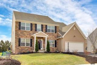 668 Crosslyn Dr, York, PA 17404-1650