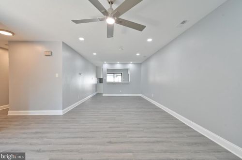 16 Harrington Ln, Erial, NJ 08081-2510